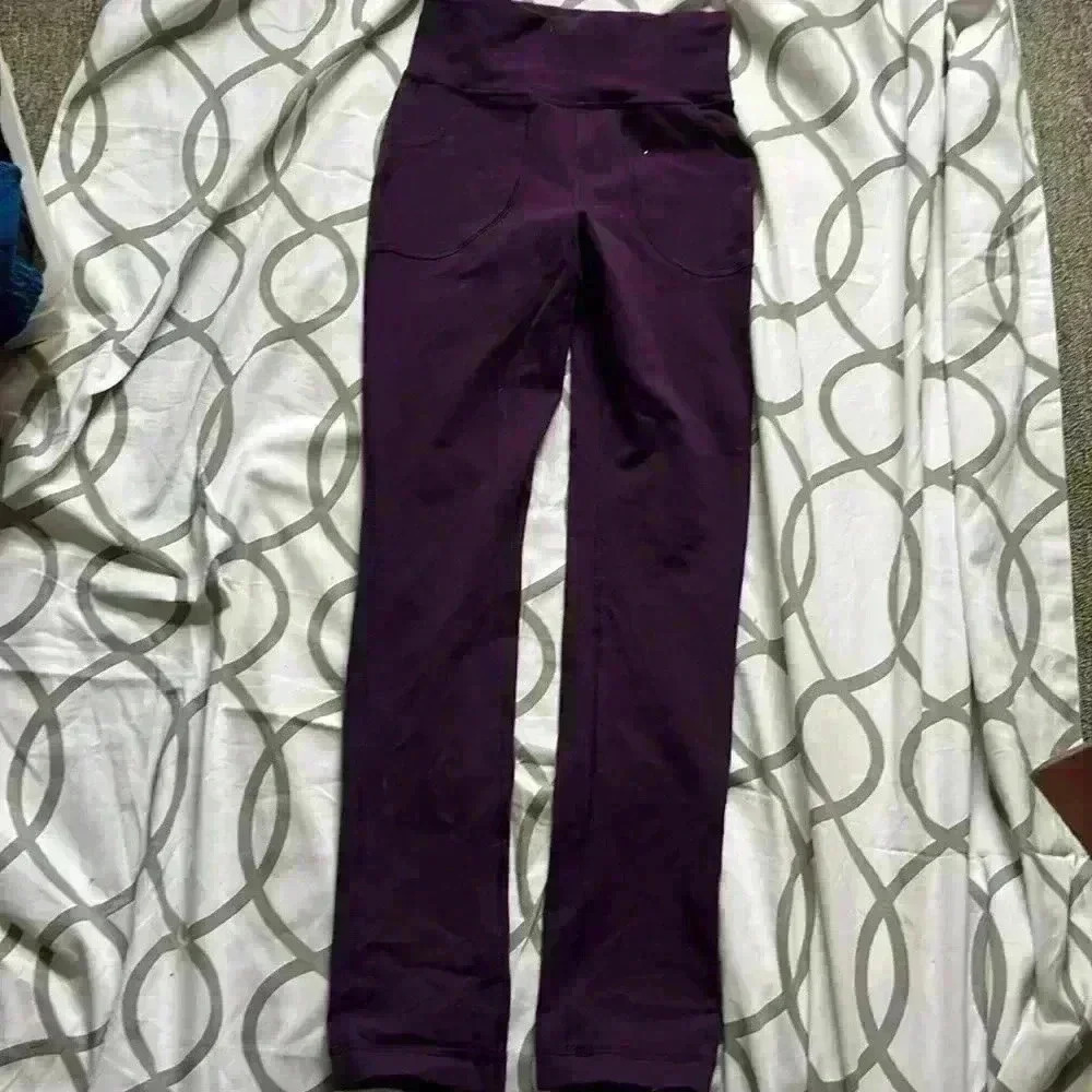 Deep Purple Still Size 4 Lululemon like new 2 pockets drawstring waist leggings